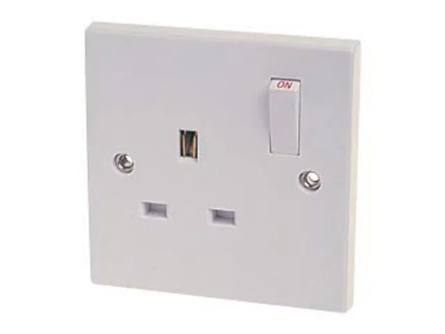 Dencon 1 Gang 13A Switched Socket